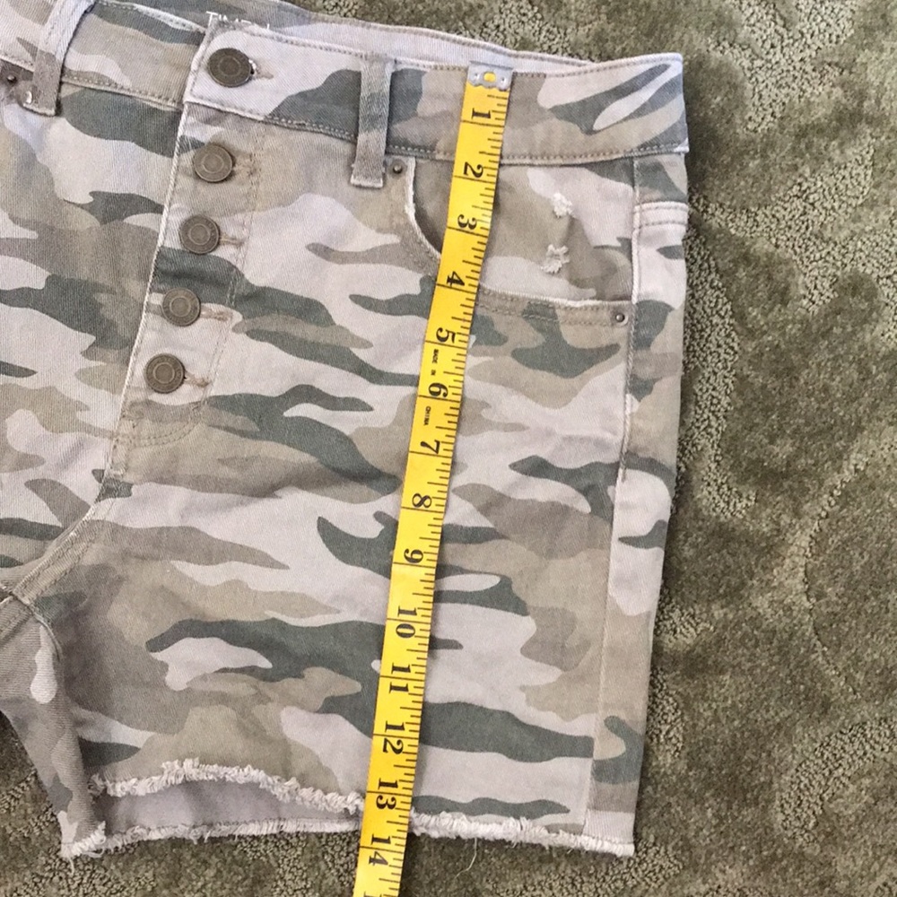 Shorts - Picture 5 of 6